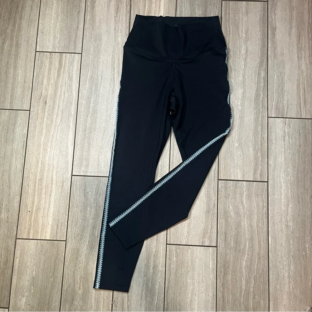 Nike Women's Yoga Crochet Edge 7/8 Leggings -- Black / Blue - Medium